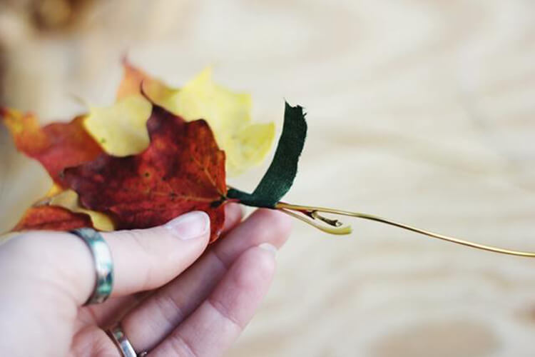 Интересные и красивые поделки из осенних листьев в садик и школу osennie podelki iz listev 17