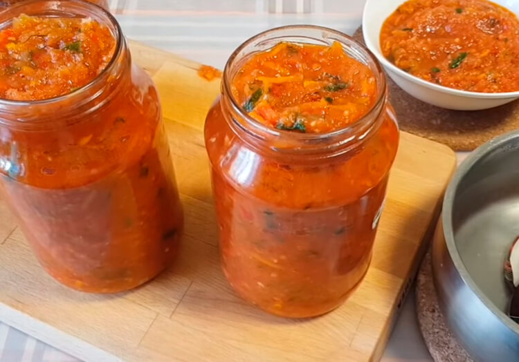 Как приготовить аджику из помидор на зиму: рецепты пальчики оближешь adzhika iz pomidorov i percev na zimu 28