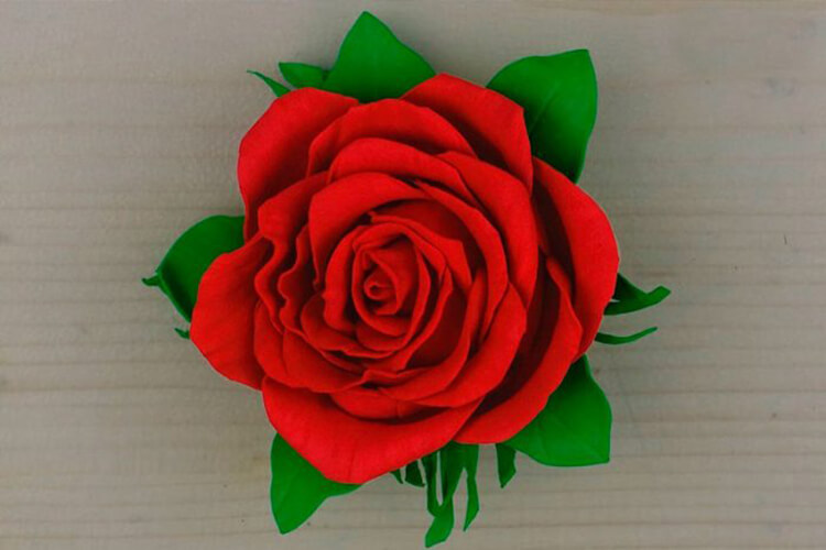 Розы ручной работы 8 марта из разных материалов: мастер-классы с фотографиями sdelat rozu svoimi rukami 69